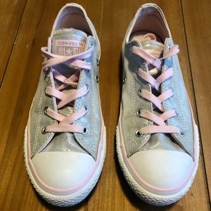 Size 3.5 Kids CONVERSE All Star Silver/White EUC